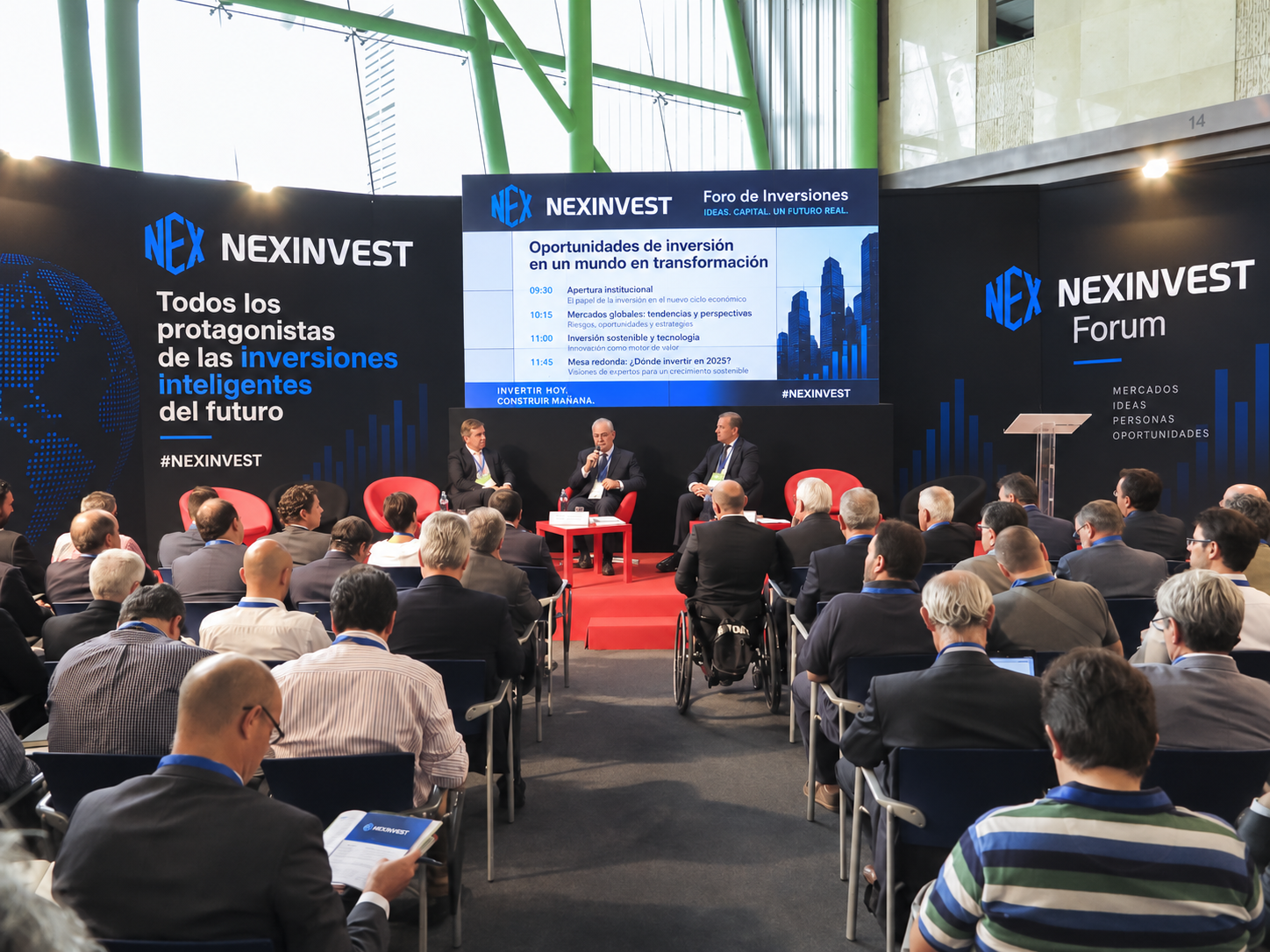 Foro Nexinvest con público y panel de inversión en Londres.
